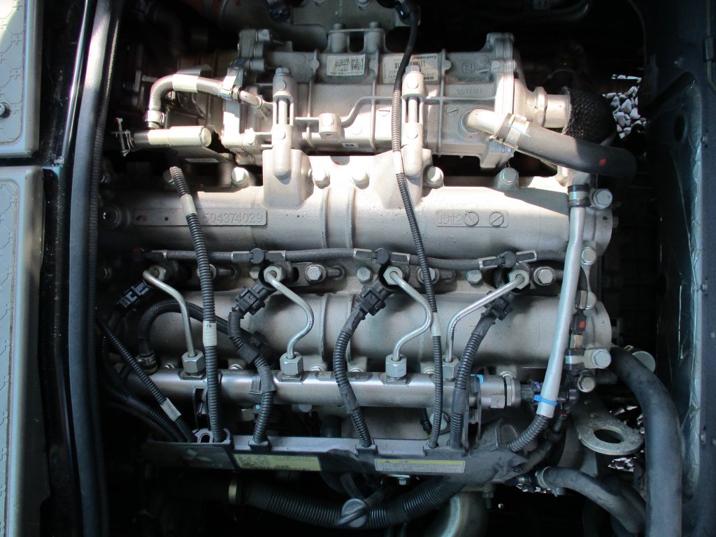 三菱 中型標準 ローザ バス TPG-BE640G