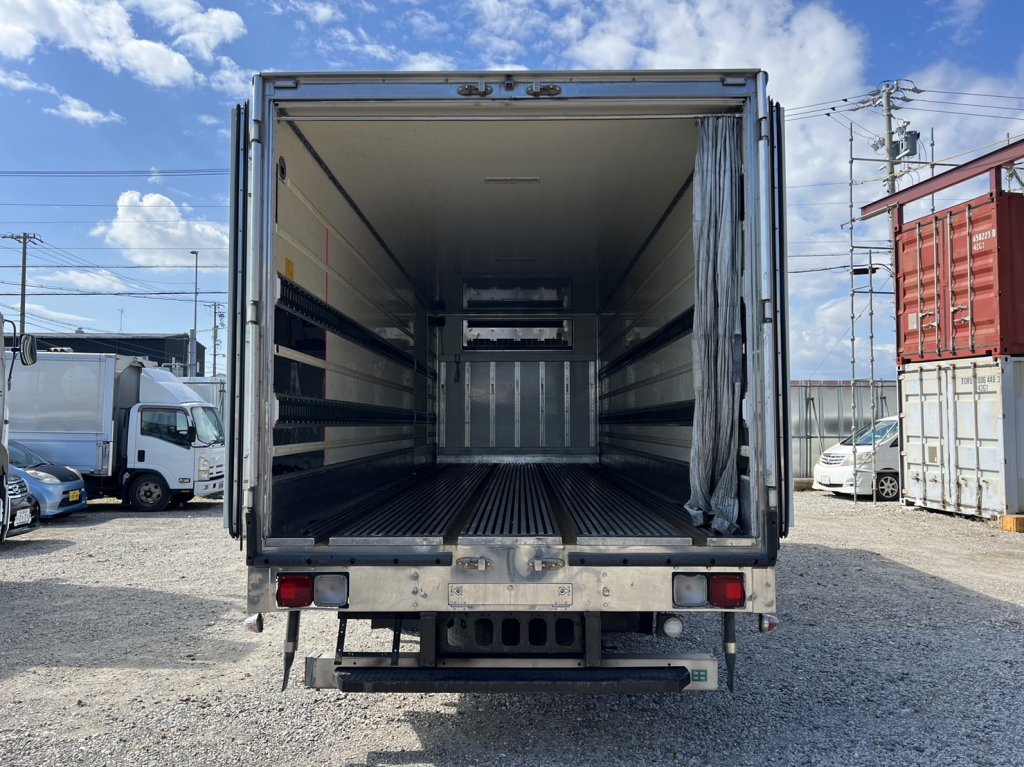 イスズ 中型増トンワイド フォワード 冷凍車 LKG-FTR90T2