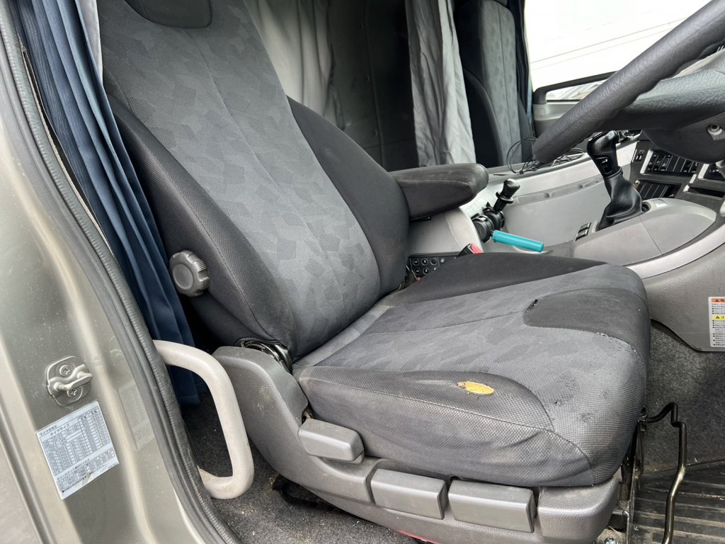 UDトラックス 10t超 クオン トラクタ QPG-GK5XAB