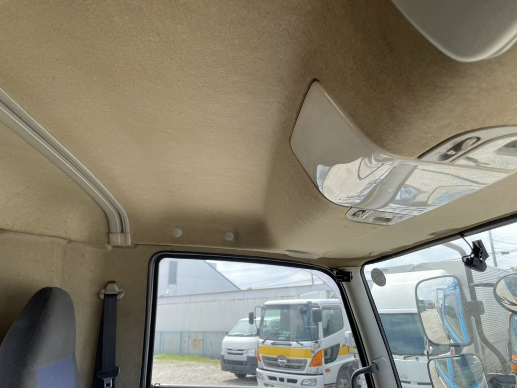 三菱 中型増トンワイド ファイター 平ボディ LKG-FK72FZ
