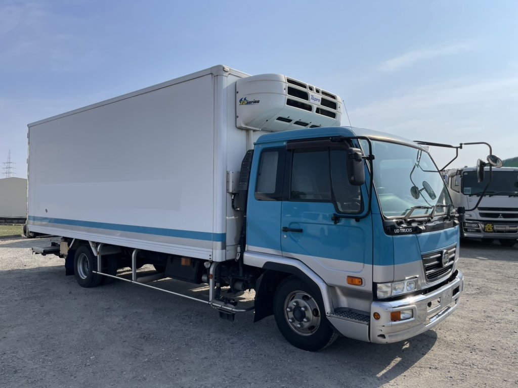 UDトラックス 中型ワイド コンドル 冷凍車 BDG-MK37C