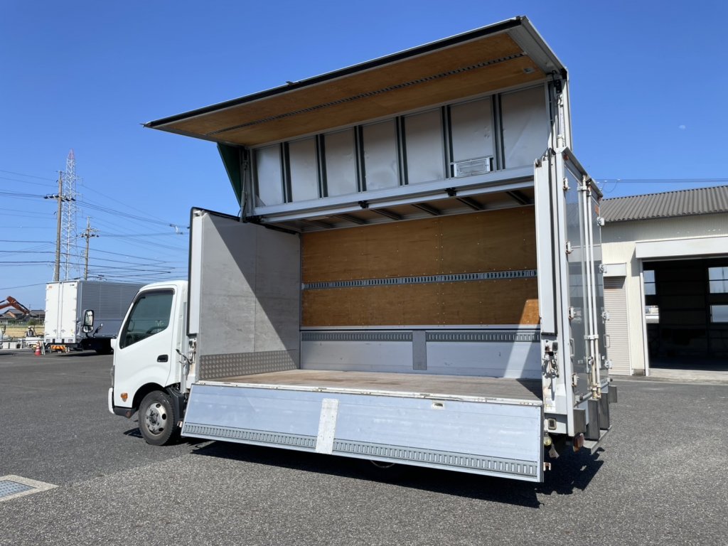 日野 小型ワイド デュトロ アルミウィング TKG-XZU710M
