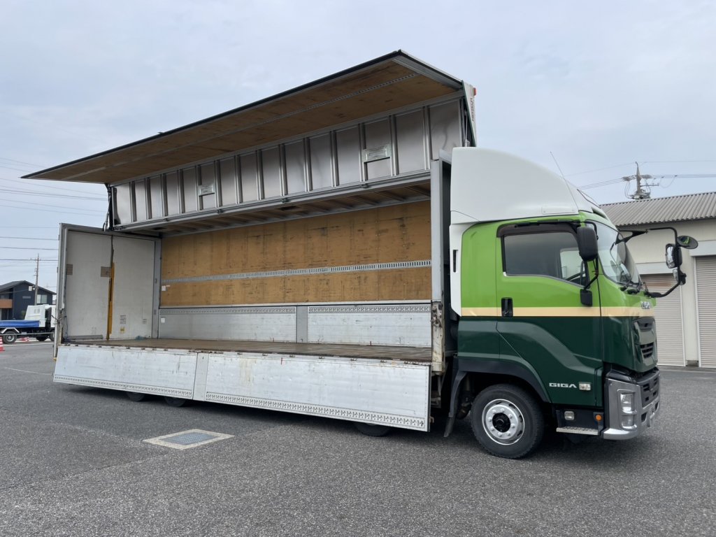 いすゞ 10t超 ギガ アルミウィング QKG-CYJ77B