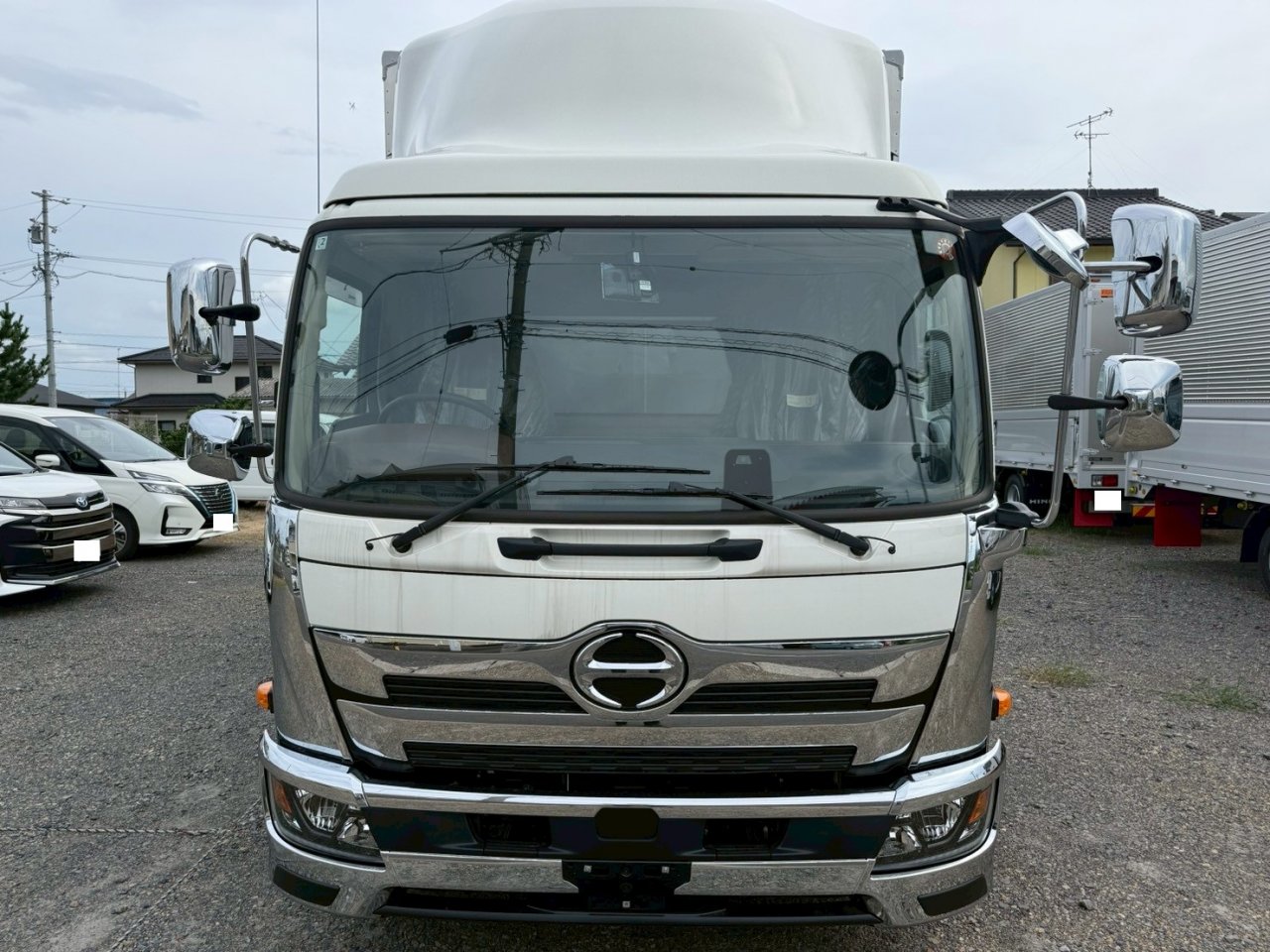 日野 中型ワイド  アルミウィング 2PG-FD2ABA