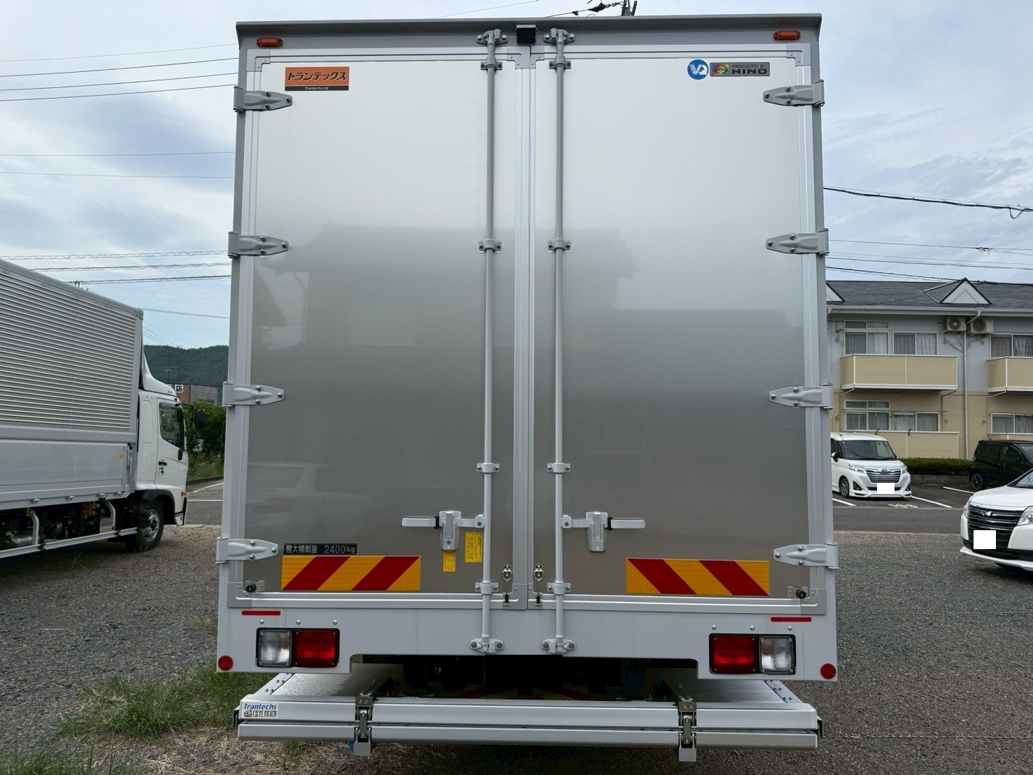 日野 中型ワイド  アルミウィング 2PG-FD2ABA