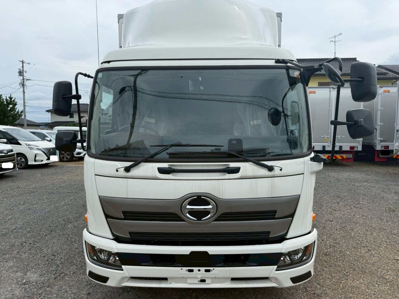日野 中型ワイド  アルミウィング 2PG-FD2ABA