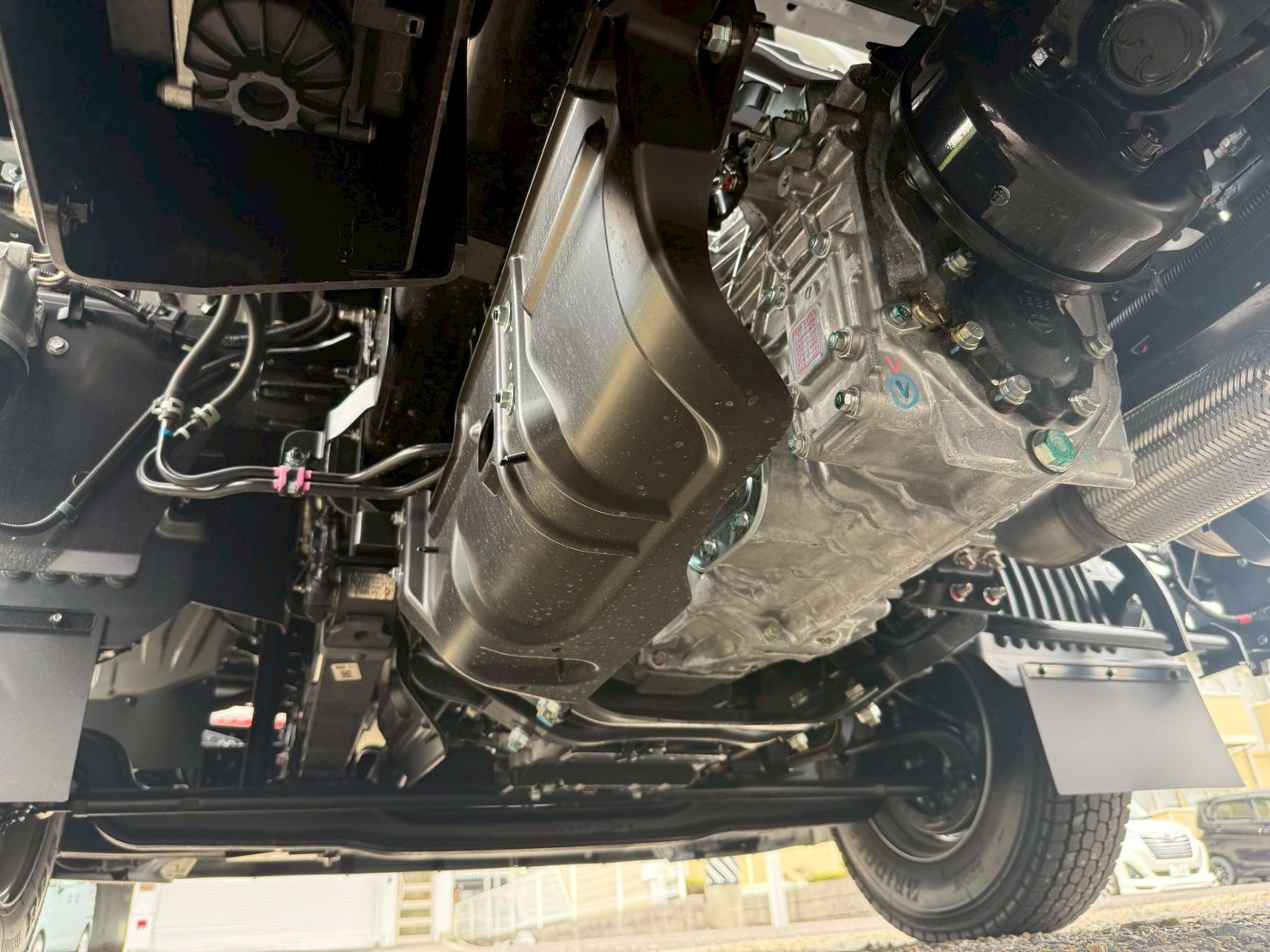日野 中型ワイド  アルミウィング 2PG-FD2ABA