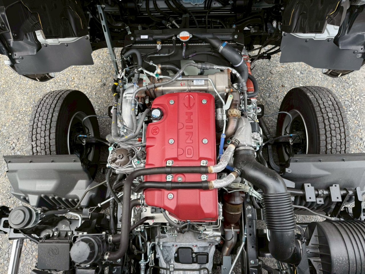 日野 中型ワイド  アルミウィング 2PG-FD2ABA
