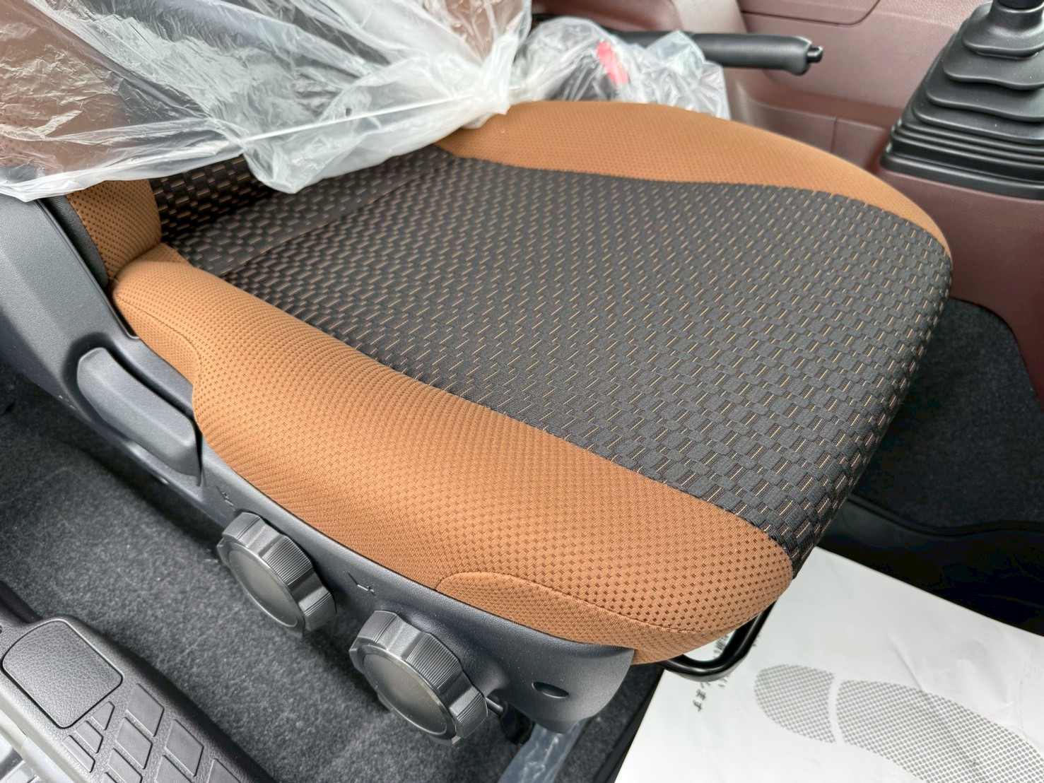 日野 中型ワイド  アルミウィング 2PG-FD2ABA