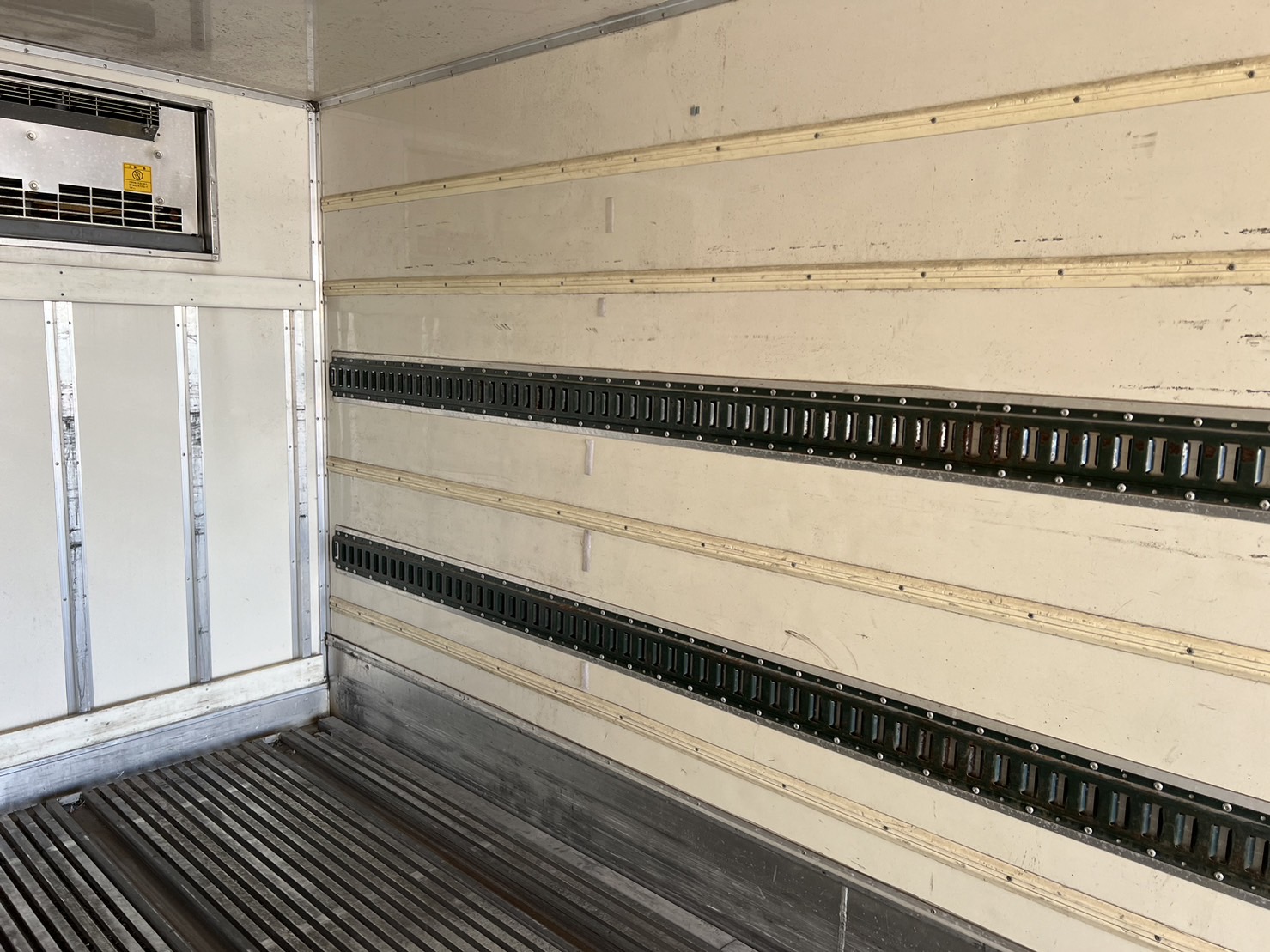  中型増トンワイド フォワード 冷凍車 LKG-FTR90T2