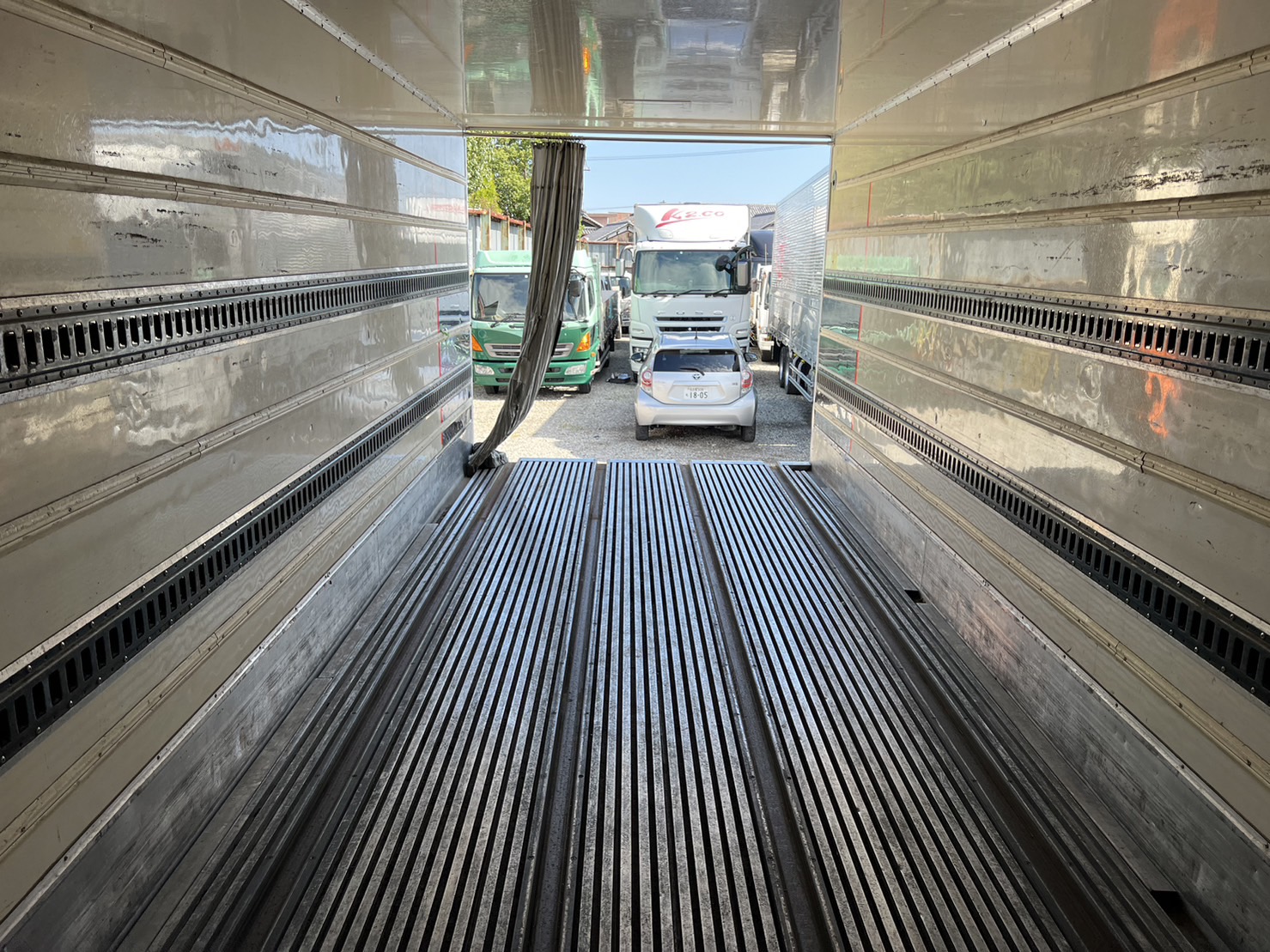  中型増トンワイド フォワード 冷凍車 LKG-FTR90T2