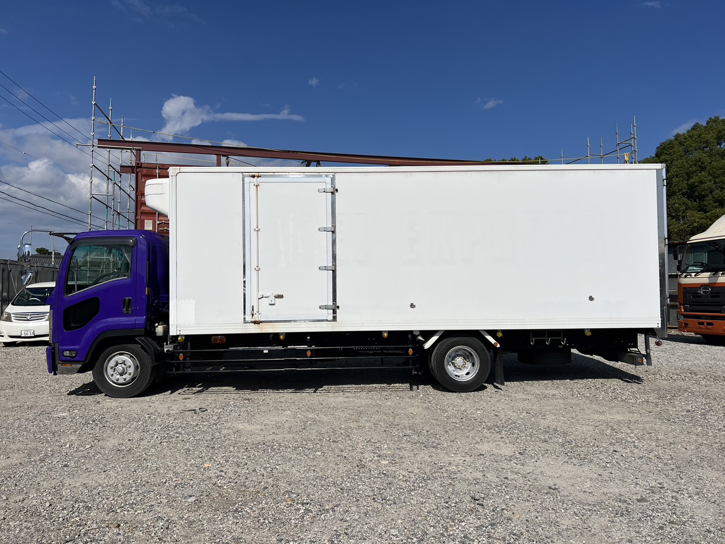 中型増トンワイド フォワード 冷凍車 LKG-FTR90T2