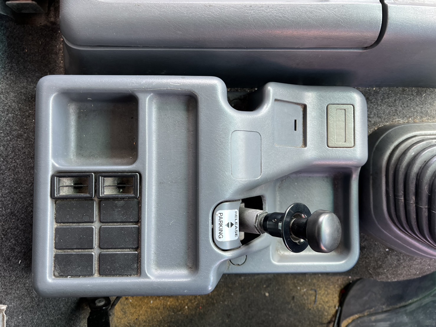  中型増トンワイド フォワード 冷凍車 LKG-FTR90T2