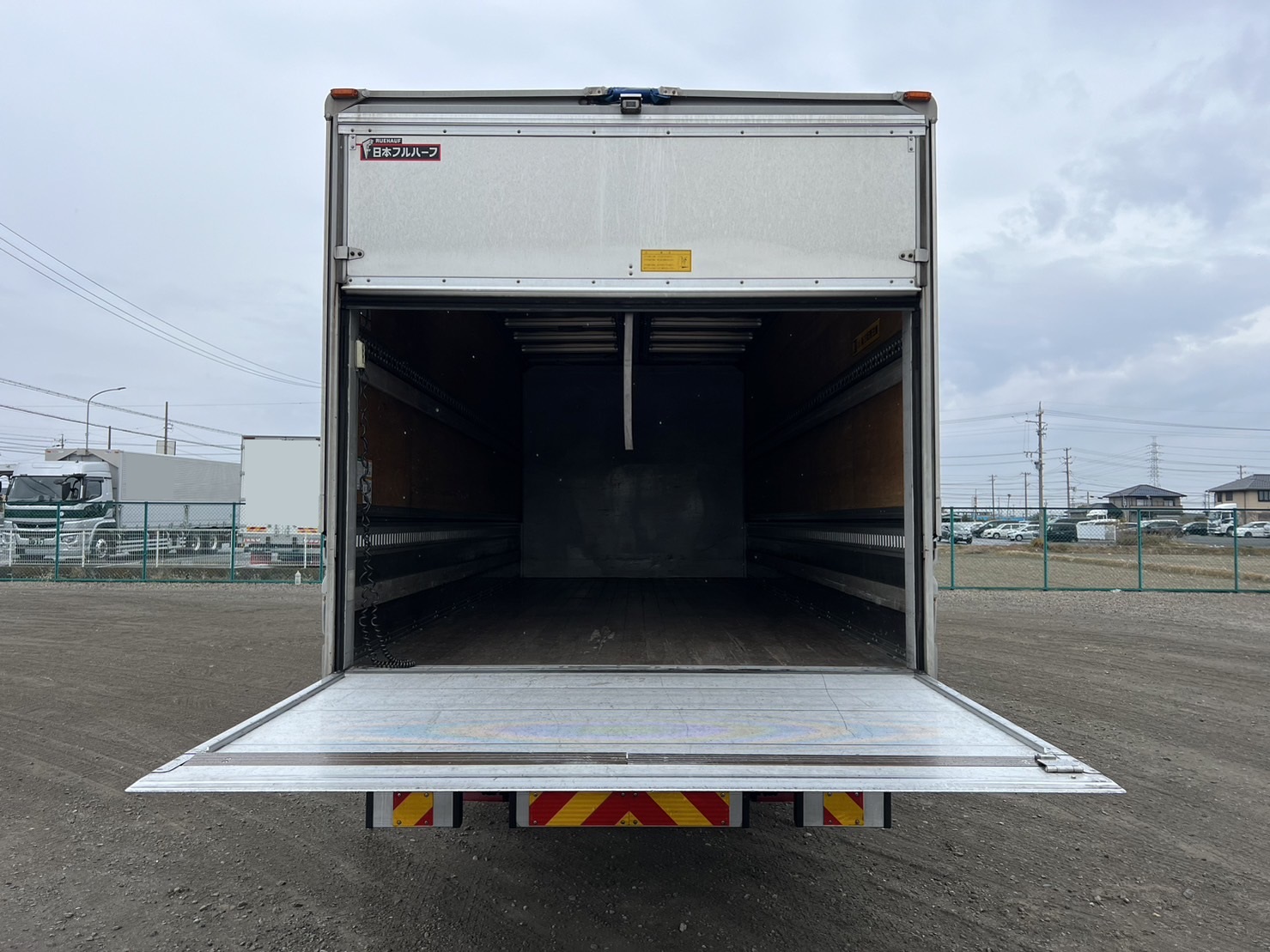  中型ワイド フォワード アルミウィング TKG-FRR90S2