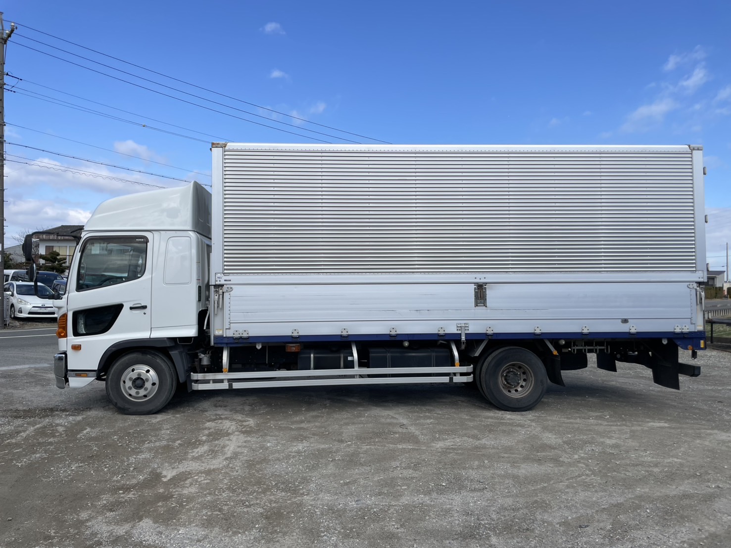 日野 中型ワイド レンジャー アルミウィング TKG-FD7JLAA