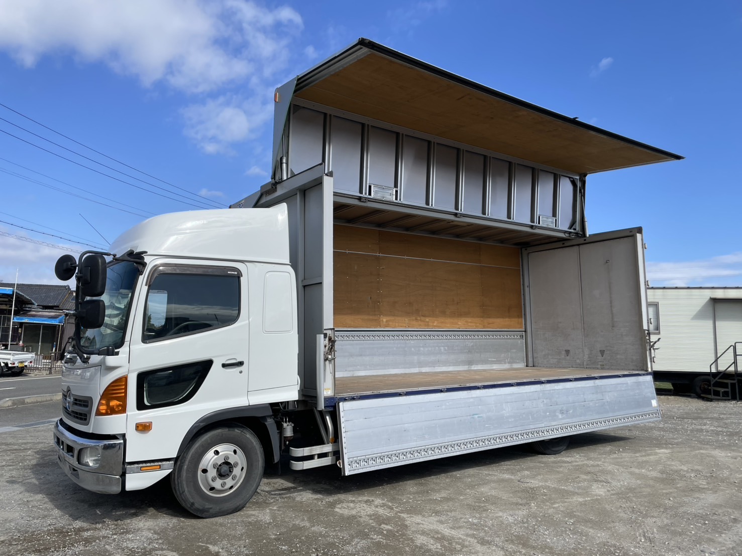 日野 中型ワイド レンジャー アルミウィング TKG-FD7JLAA