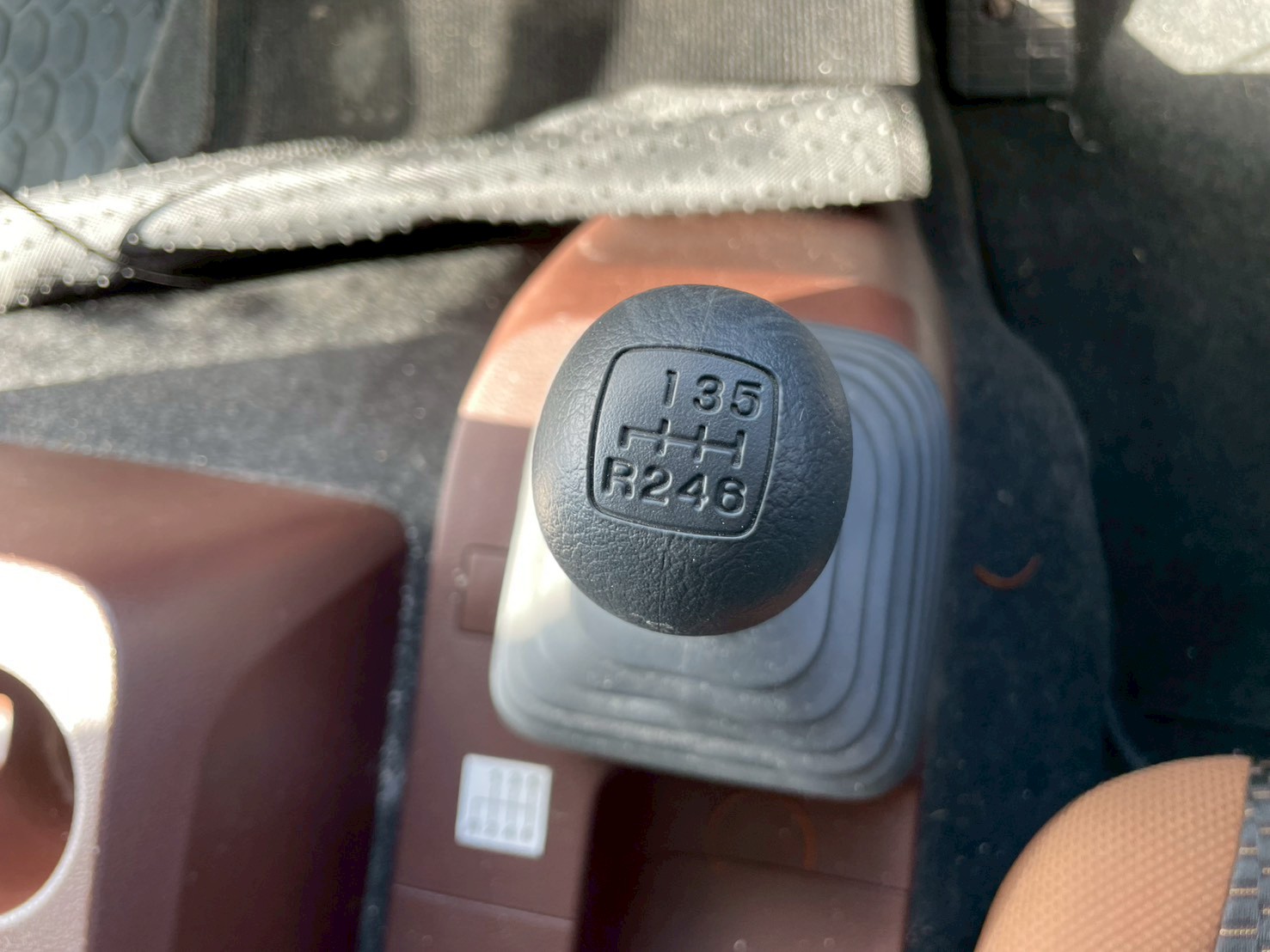 日野 中型標準 レンジャー 平ボディ 2KG-FD2ABA