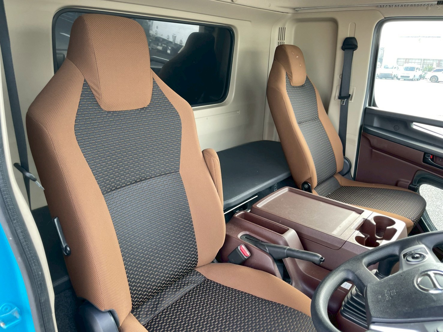 日野 中型標準 レンジャー 平ボディ 2KG-FD2ABA