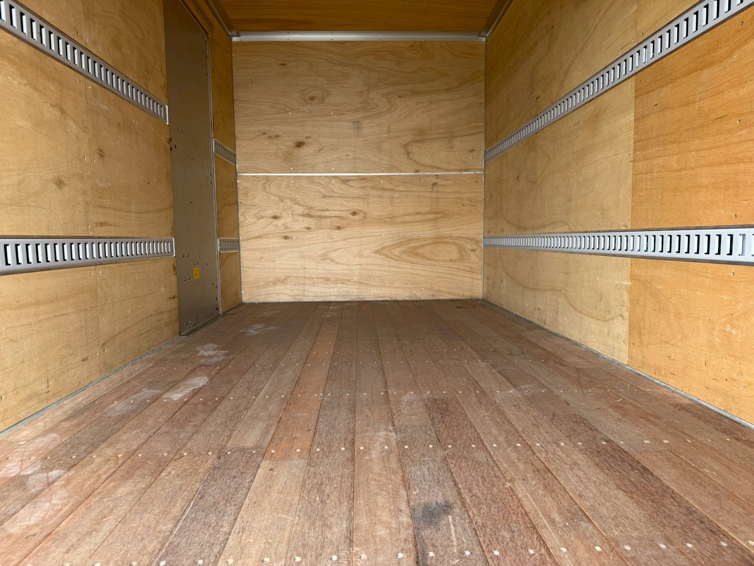 三菱 小型ワイド キャンター バン 2PG-FEB80