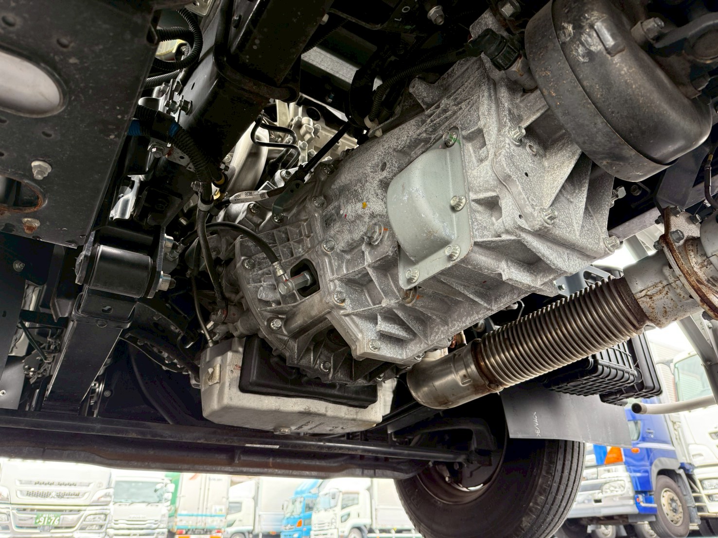 三菱 小型ワイド キャンター バン 2PG-FEB80