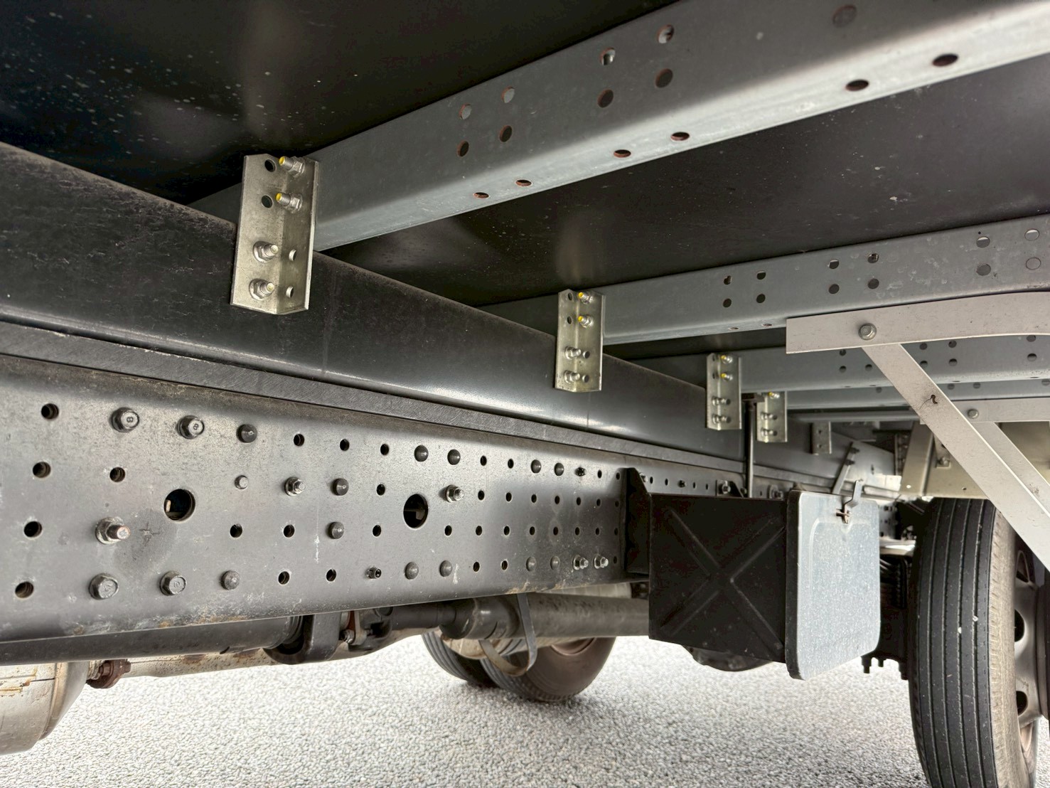 三菱 小型ワイド キャンター バン 2PG-FEB80