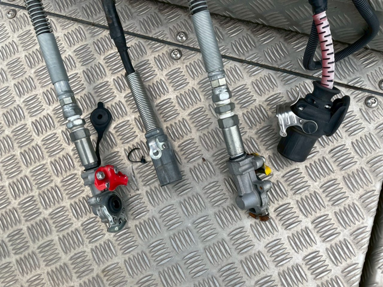 いすゞ 10t超 ギガ Ｓヘッド QKG-EXD52BD