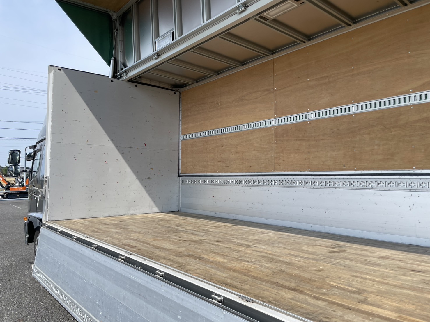 日野 中型ワイド レンジャー アルミウィング 2PG-FD2ABG