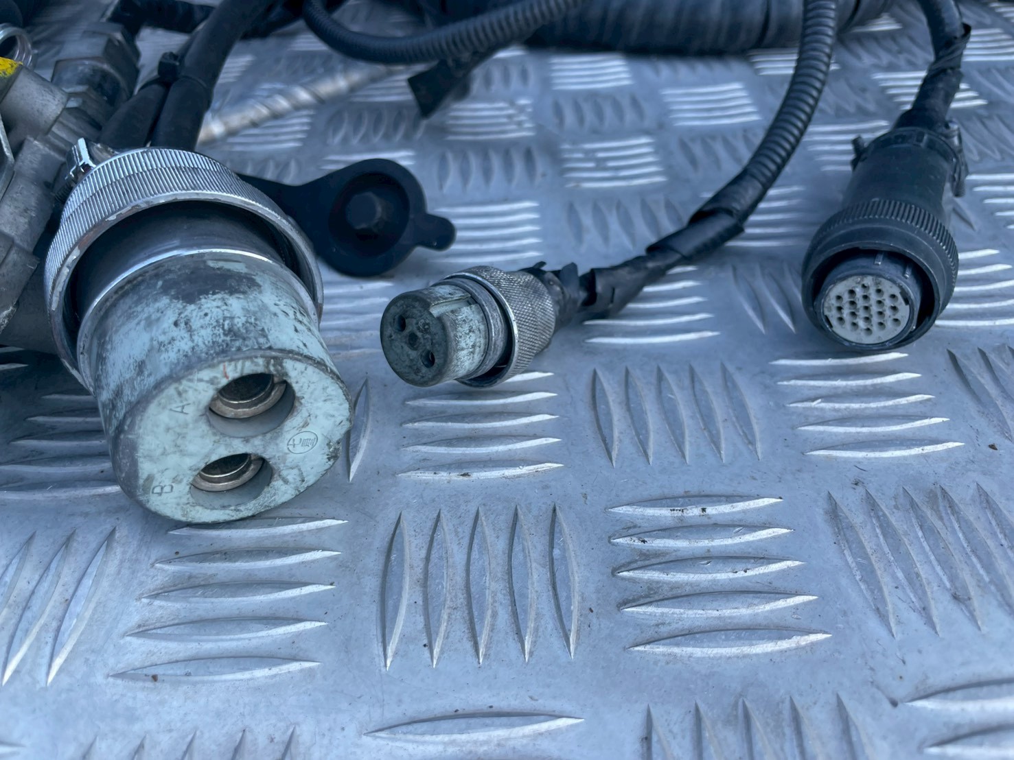 UDトラックス 大型 クオン Ｓヘッド 2PG-GK5AAB