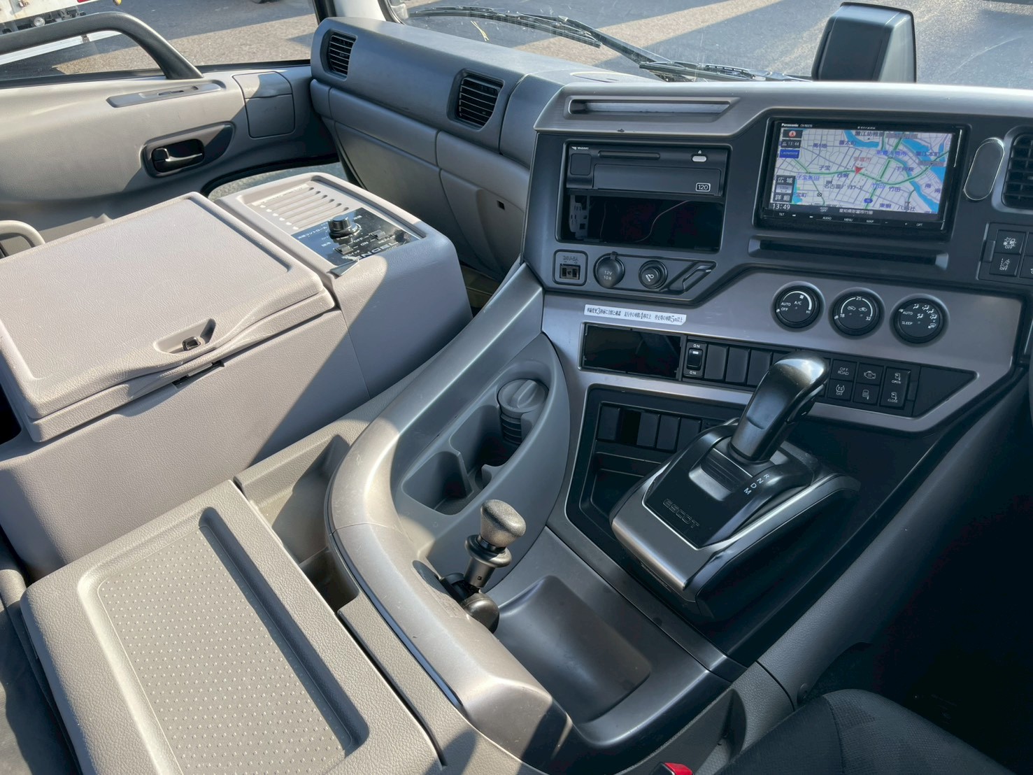 UDトラックス 大型 クオン Ｓヘッド 2PG-GK5AAB