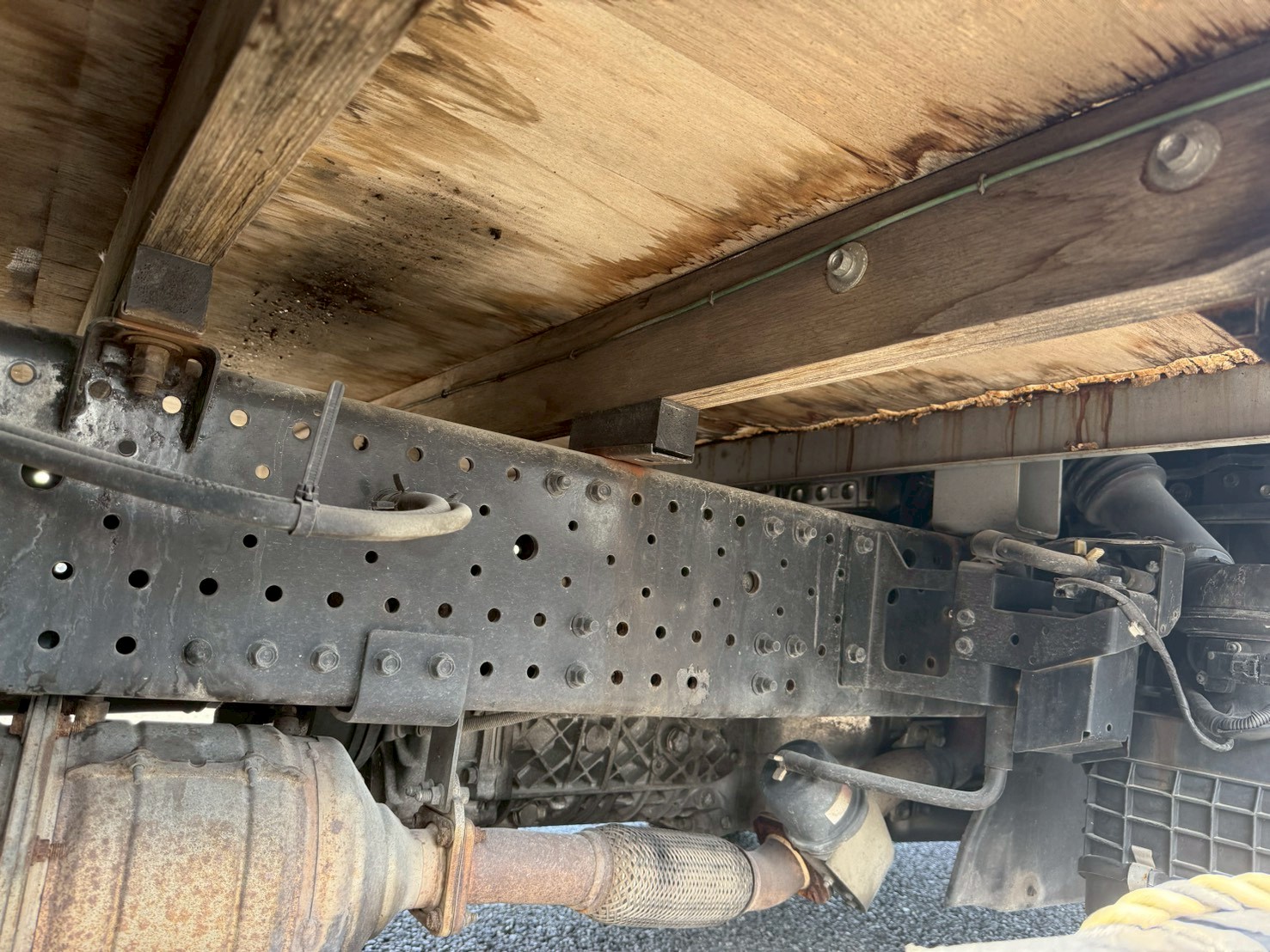 いすゞ 小型ワイド  平ボディ TRG-NPR85AR