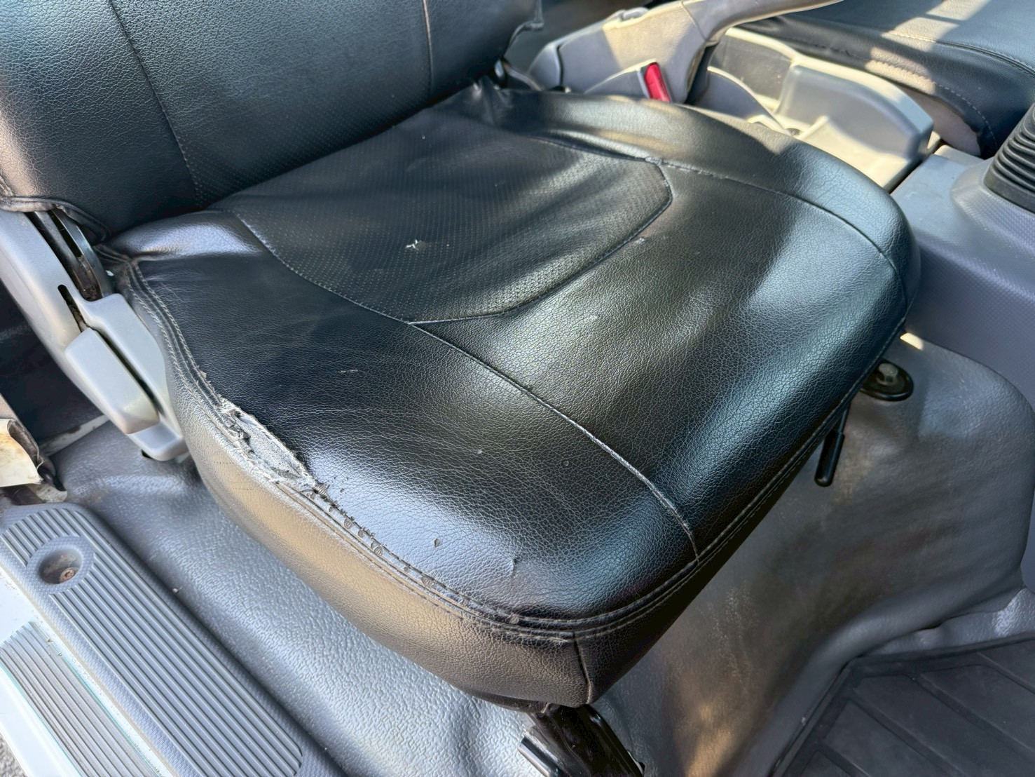 いすゞ 小型ワイド  平ボディ TRG-NPR85AR