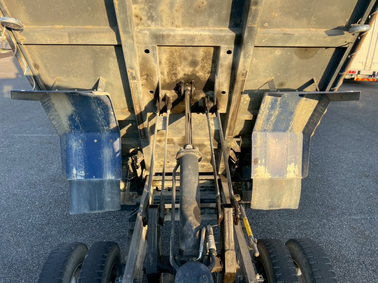 いすゞ 中型標準 フォワード ダンプ TKG-FRR90S2