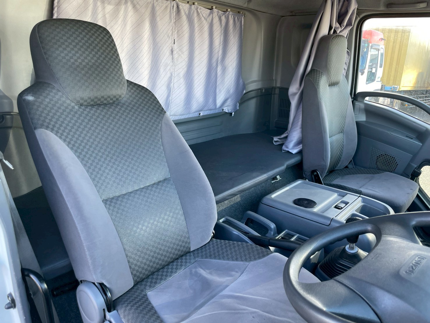 いすゞ 中型増トンワイド フォワード アルミウィング SPG-FSR90S2