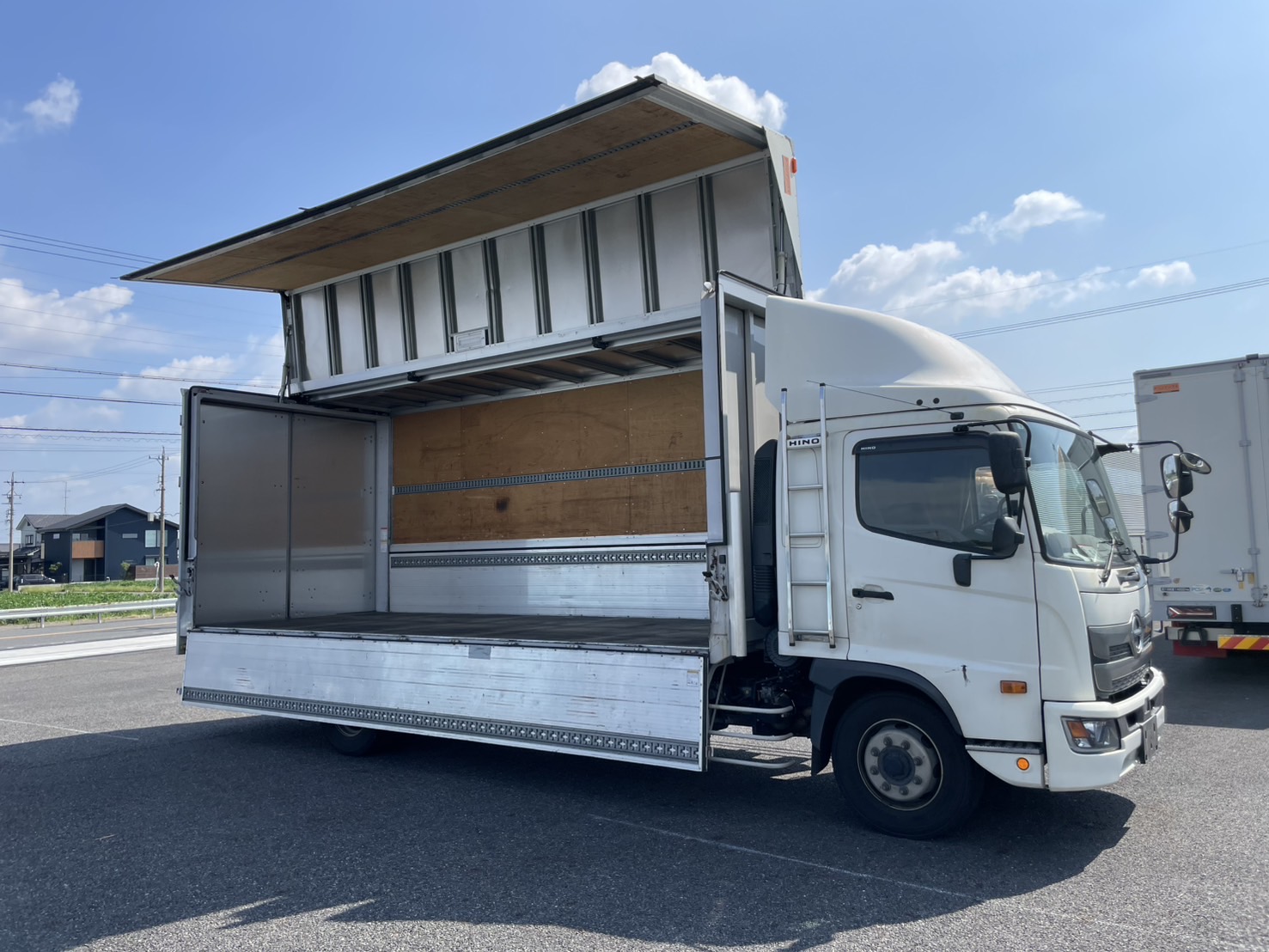 日野 中型増トンワイド レンジャー アルミウィング 2KG-FE2ABG