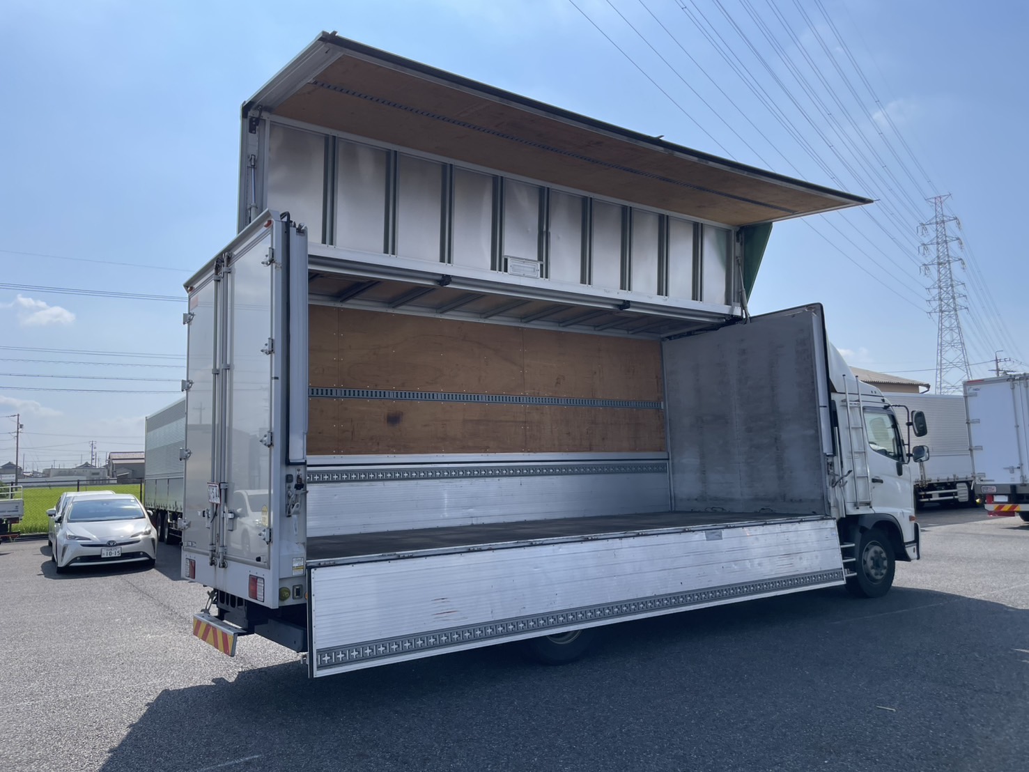 日野 中型増トンワイド レンジャー アルミウィング 2KG-FE2ABG