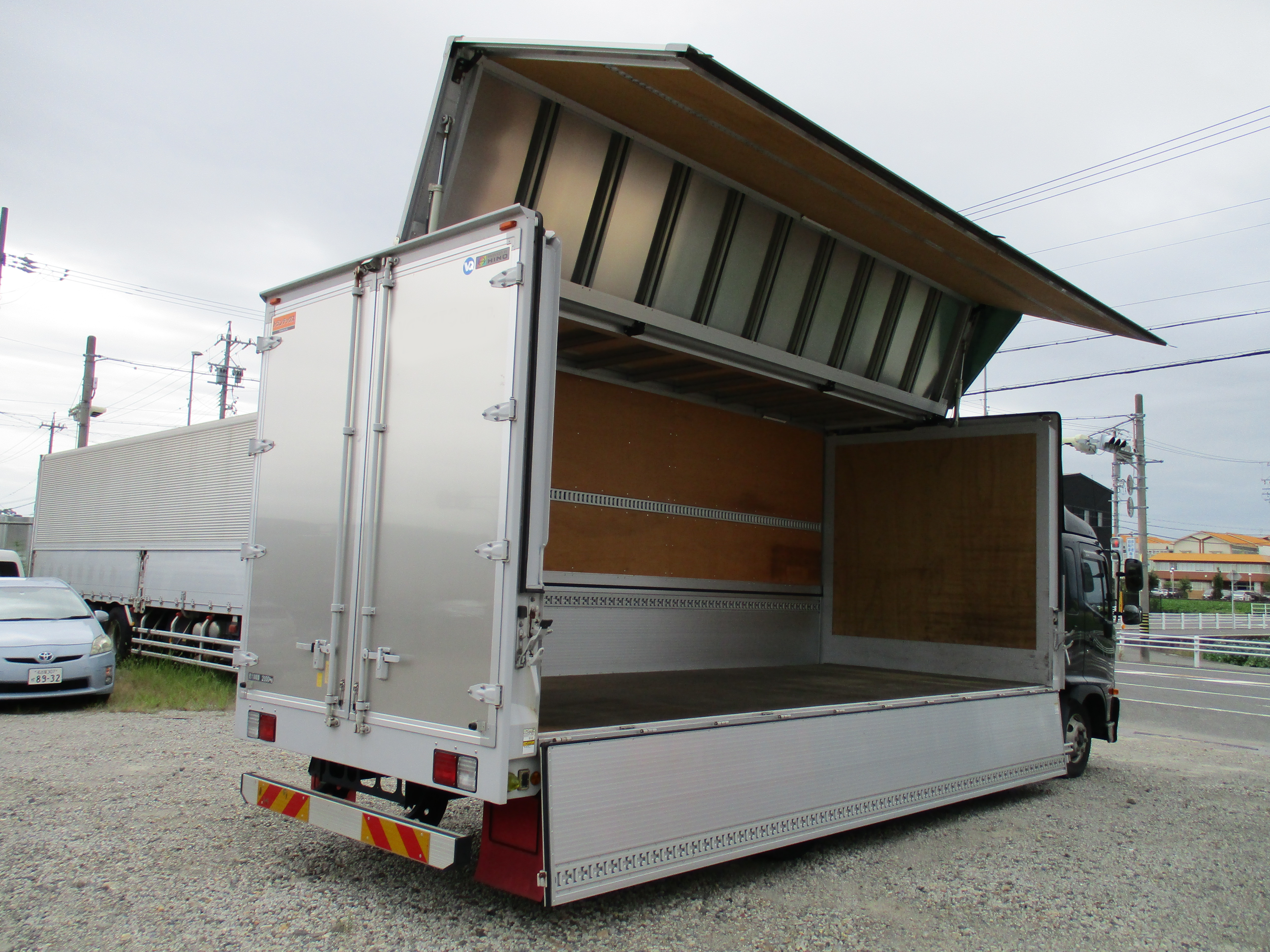 日野 中型ワイド レンジャー アルミウィング 2KG-FD2ABG