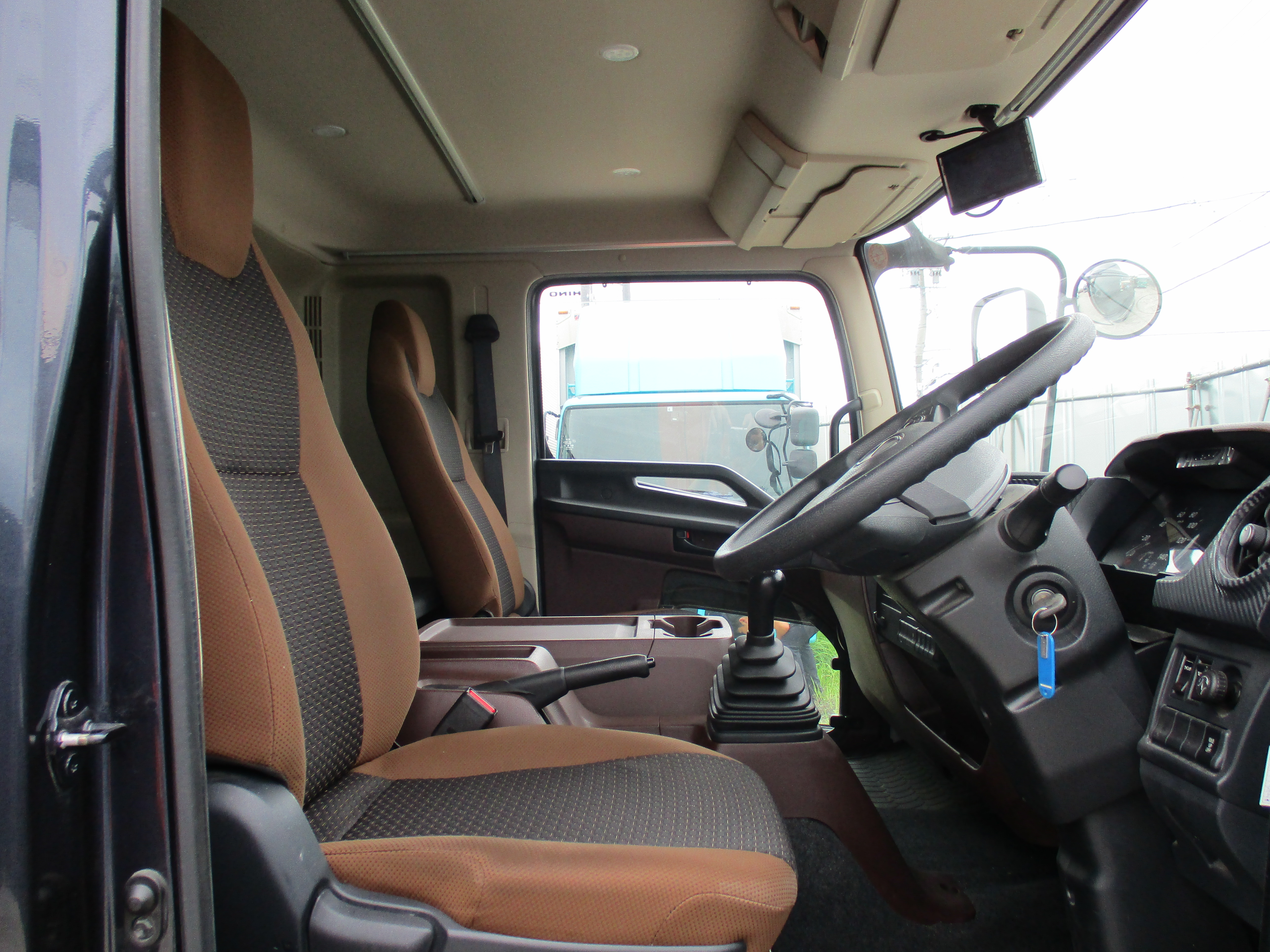 日野 中型ワイド レンジャー アルミウィング 2KG-FD2ABG