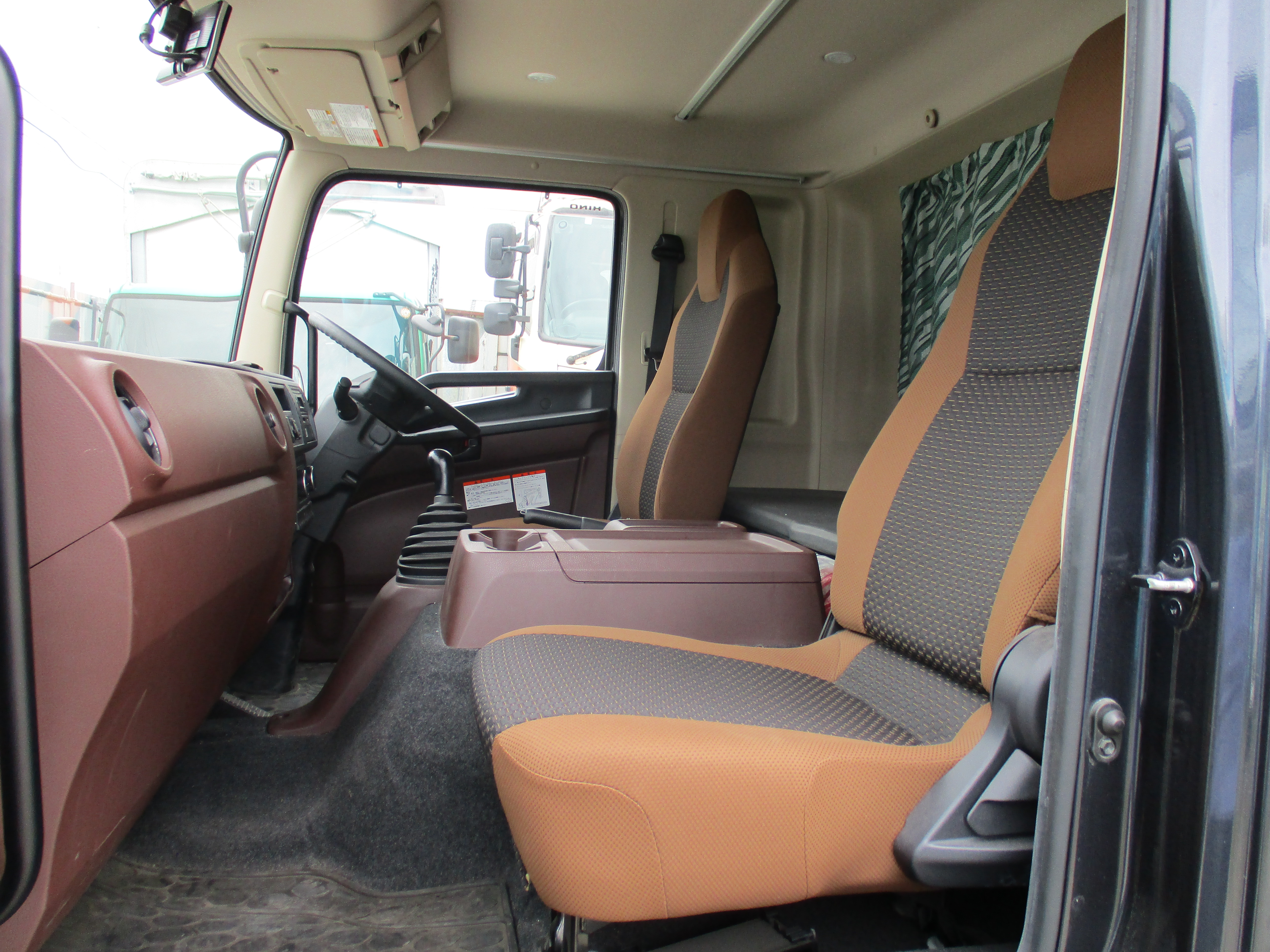 日野 中型ワイド レンジャー アルミウィング 2KG-FD2ABG