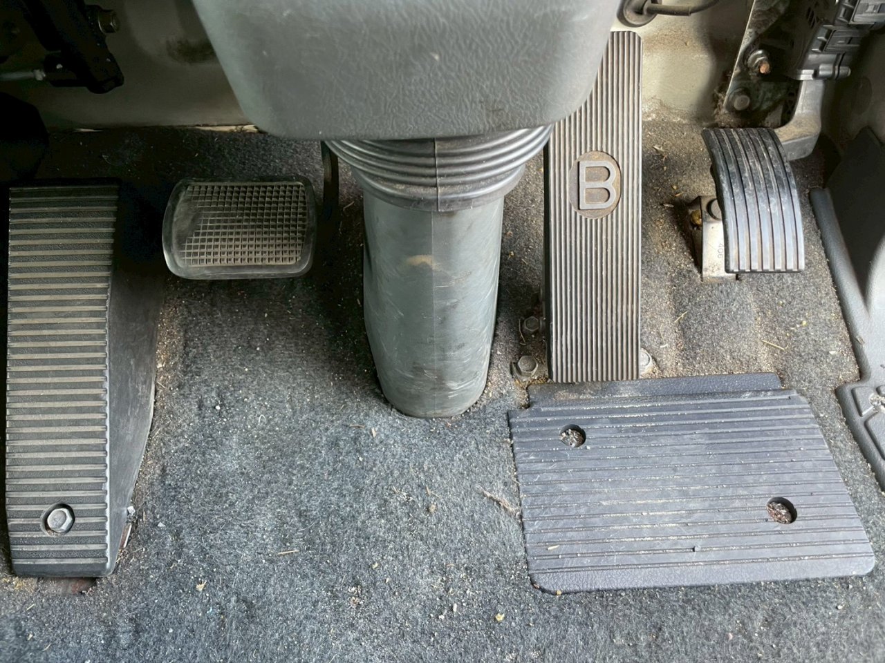 三菱 中型ワイド  平ボディ TKG-FK61F