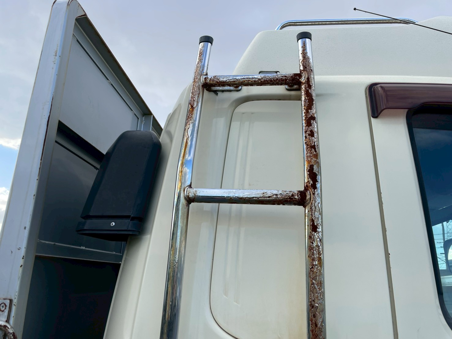 三菱 中型ワイド  平ボディ TKG-FK61F