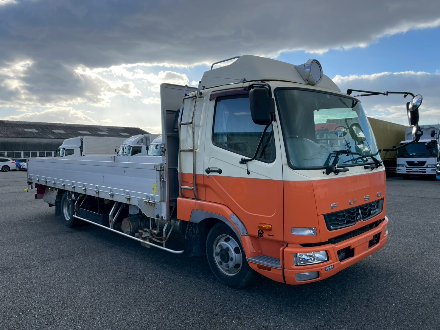 三菱 中型ワイド  平ボディ TKG-FK61F