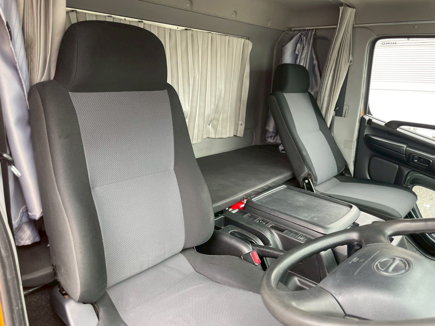 日野 中型ワイド  アルミウィング TKG-FD9JPAA