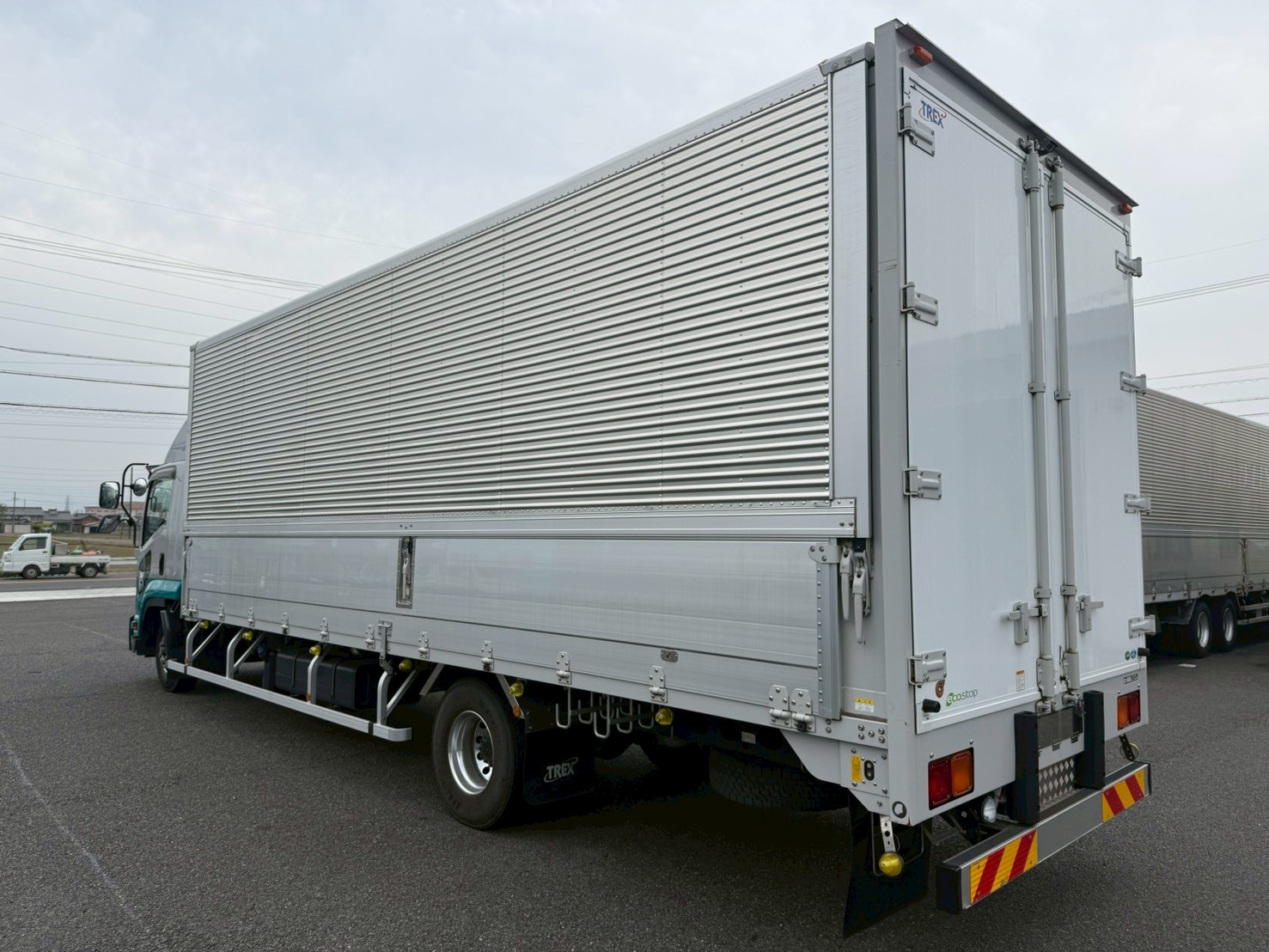 いすゞ 中型ワイド フォワード アルミウィング 2RG-FRR90T2