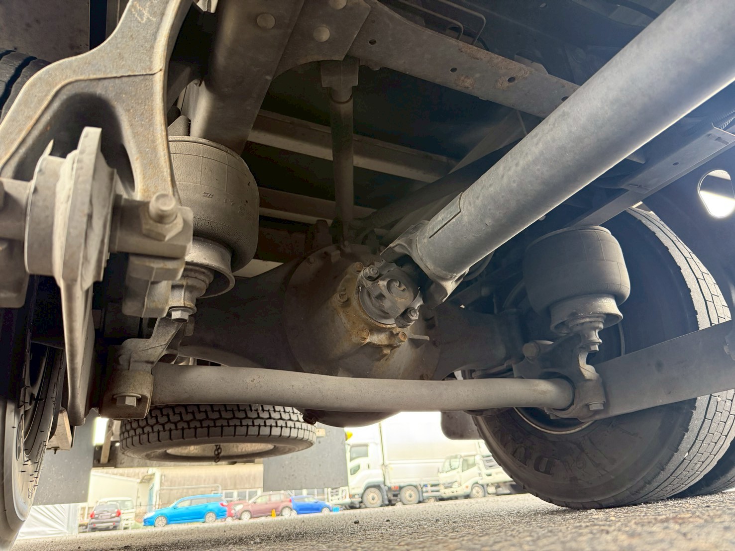 いすゞ 中型ワイド フォワード アルミウィング 2RG-FRR90T2