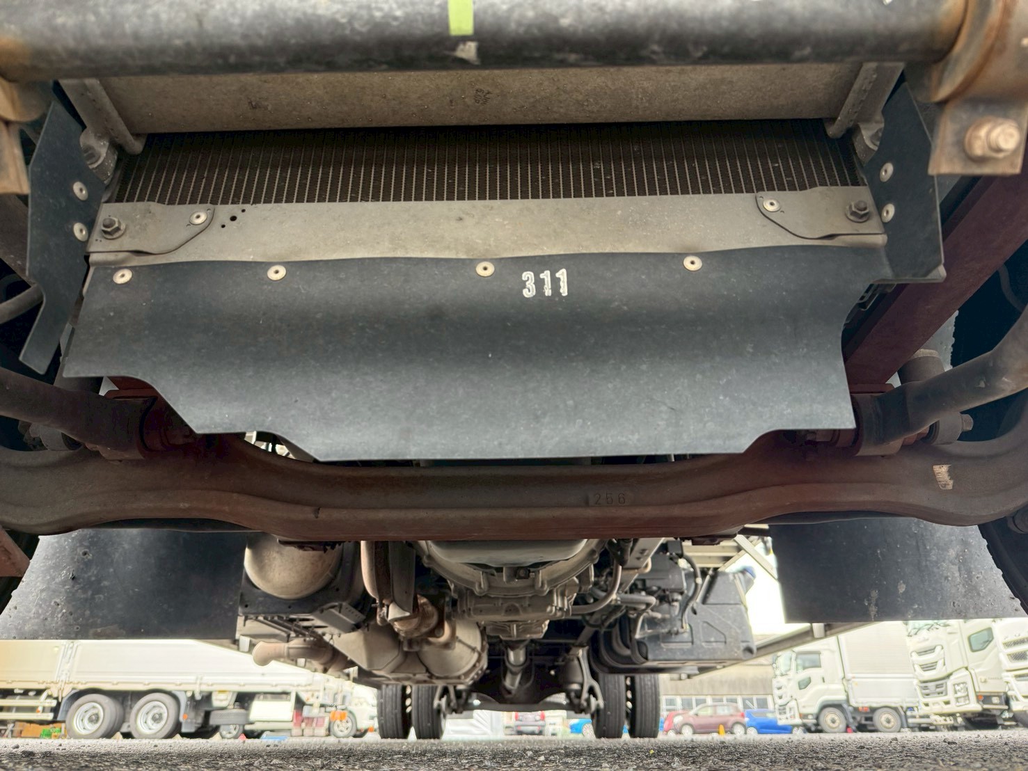 いすゞ 中型ワイド フォワード アルミウィング 2RG-FRR90T2