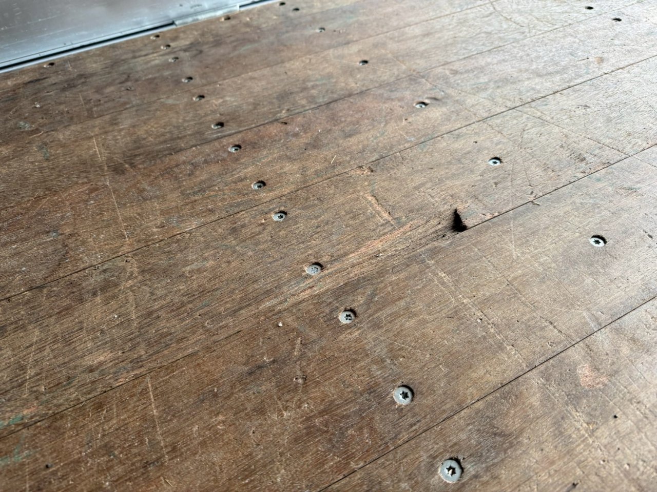 いすゞ 中型ワイド フォワード アルミウィング 2RG-FRR90T2