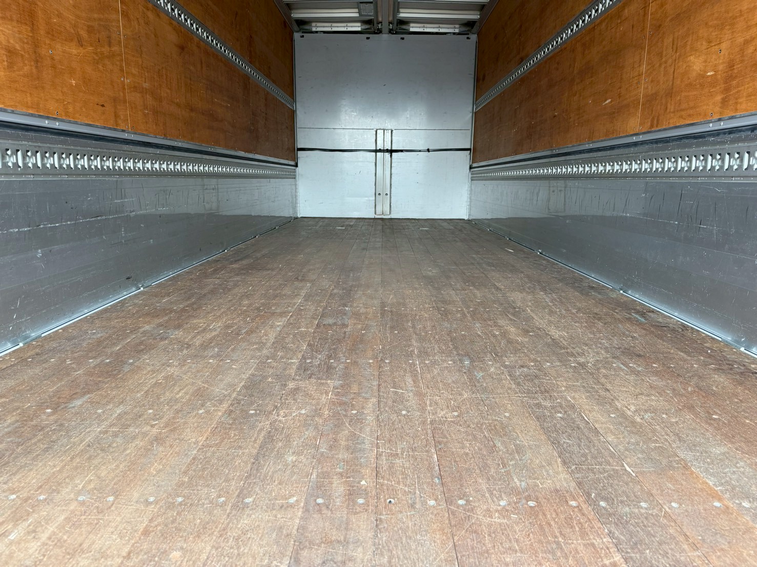 いすゞ 中型ワイド フォワード アルミウィング 2RG-FRR90T2