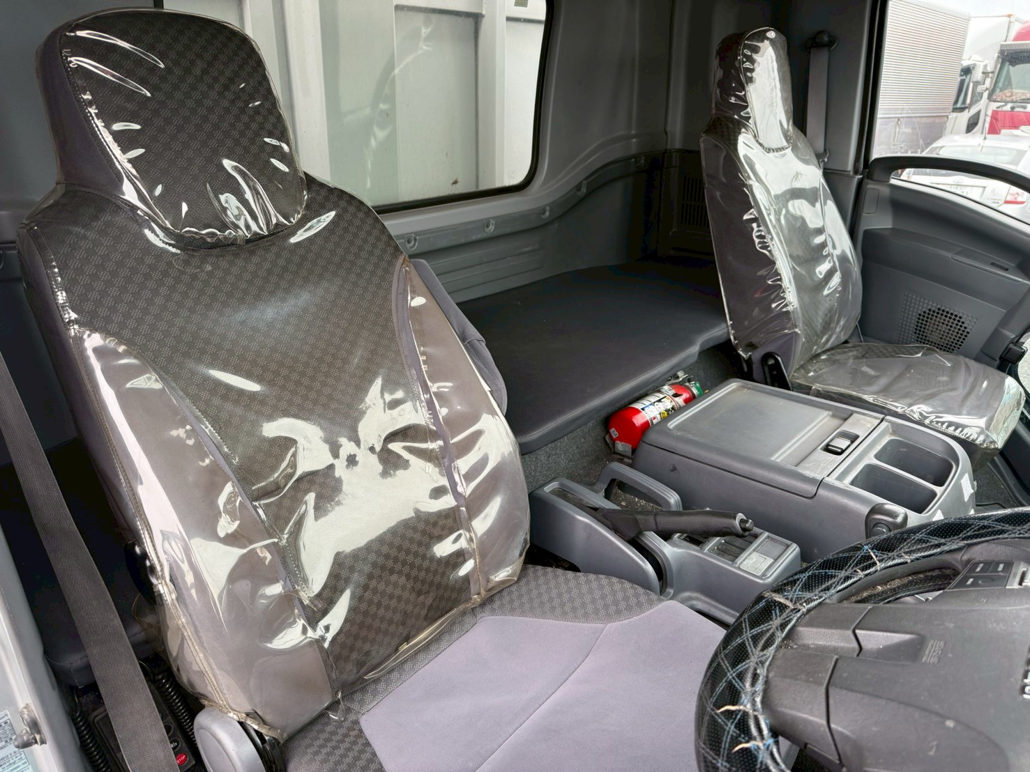 いすゞ 中型ワイド フォワード アルミウィング 2RG-FRR90T2