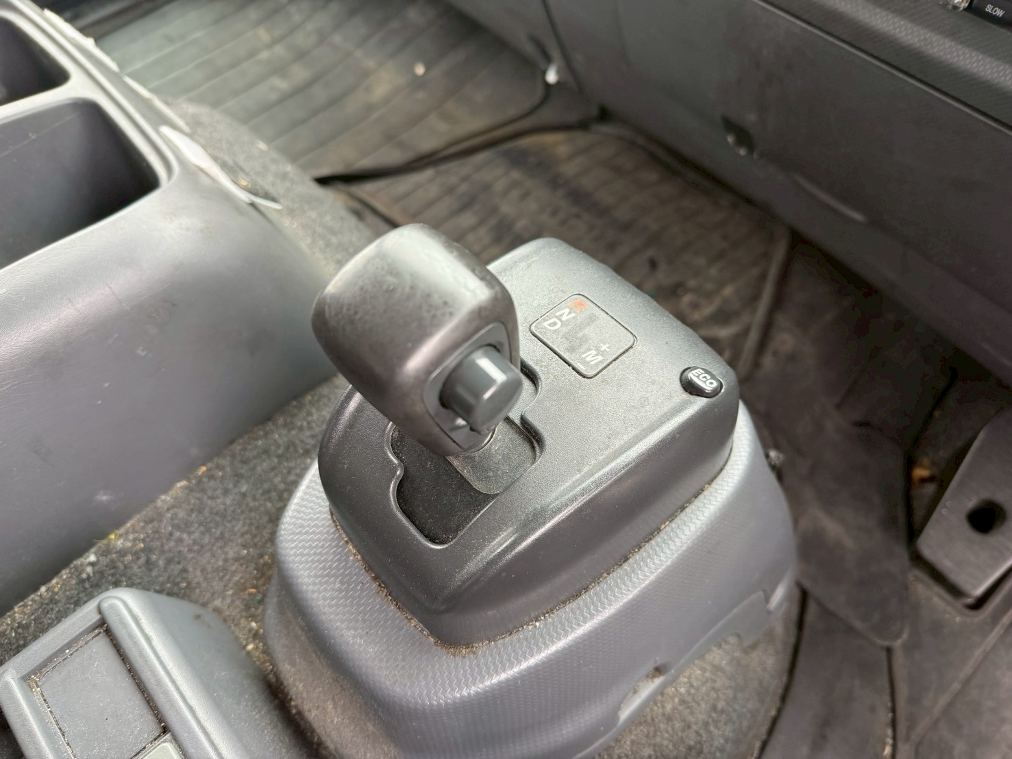 いすゞ 中型ワイド フォワード アルミウィング 2RG-FRR90T2