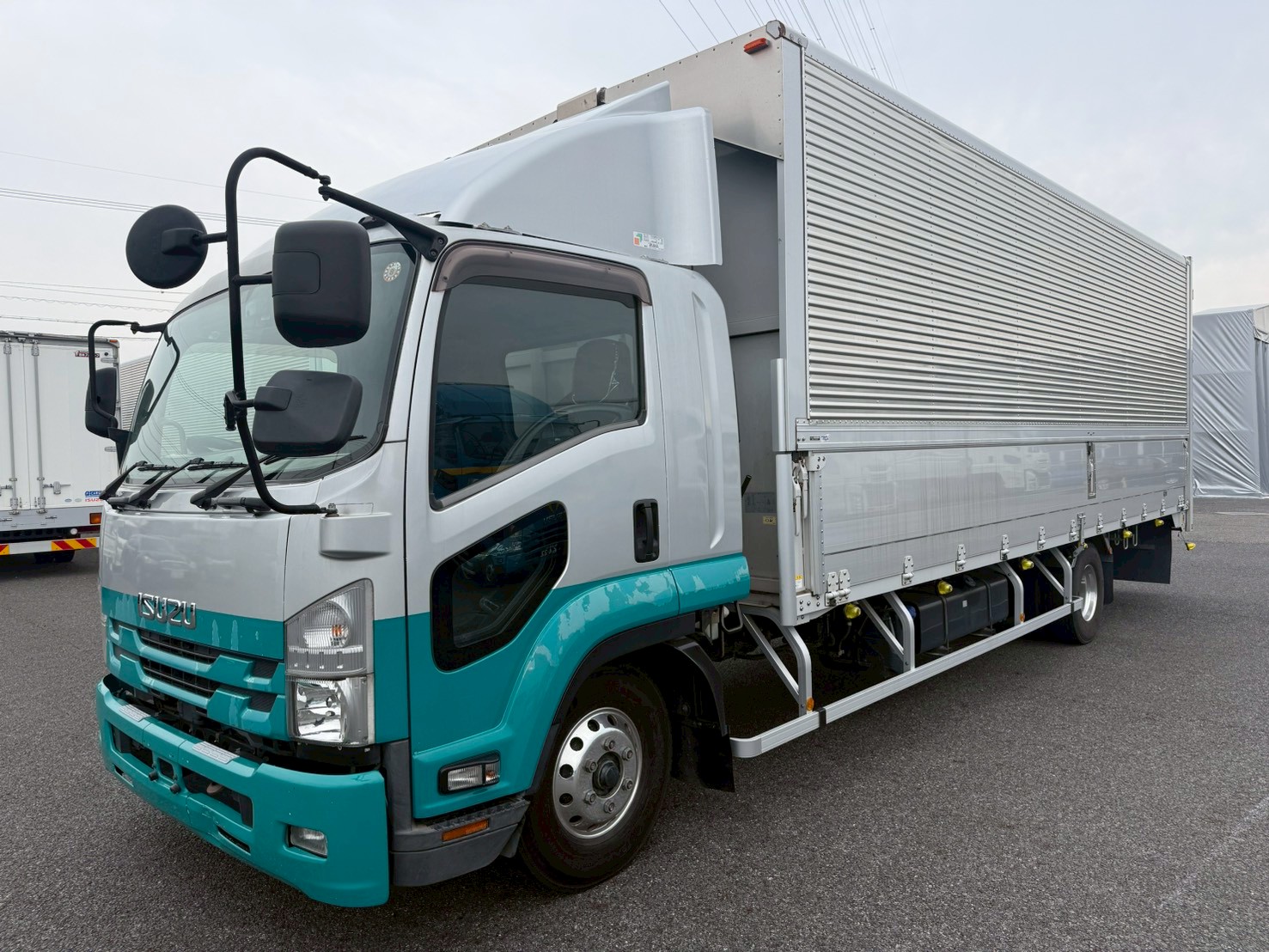 いすゞ 中型ワイド フォワード アルミウィング 2RG-FRR90T2